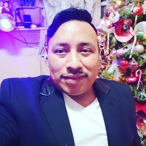 Meet your Posher, Moises